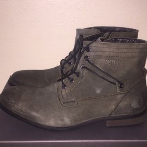 Reaction Show and Tell boot